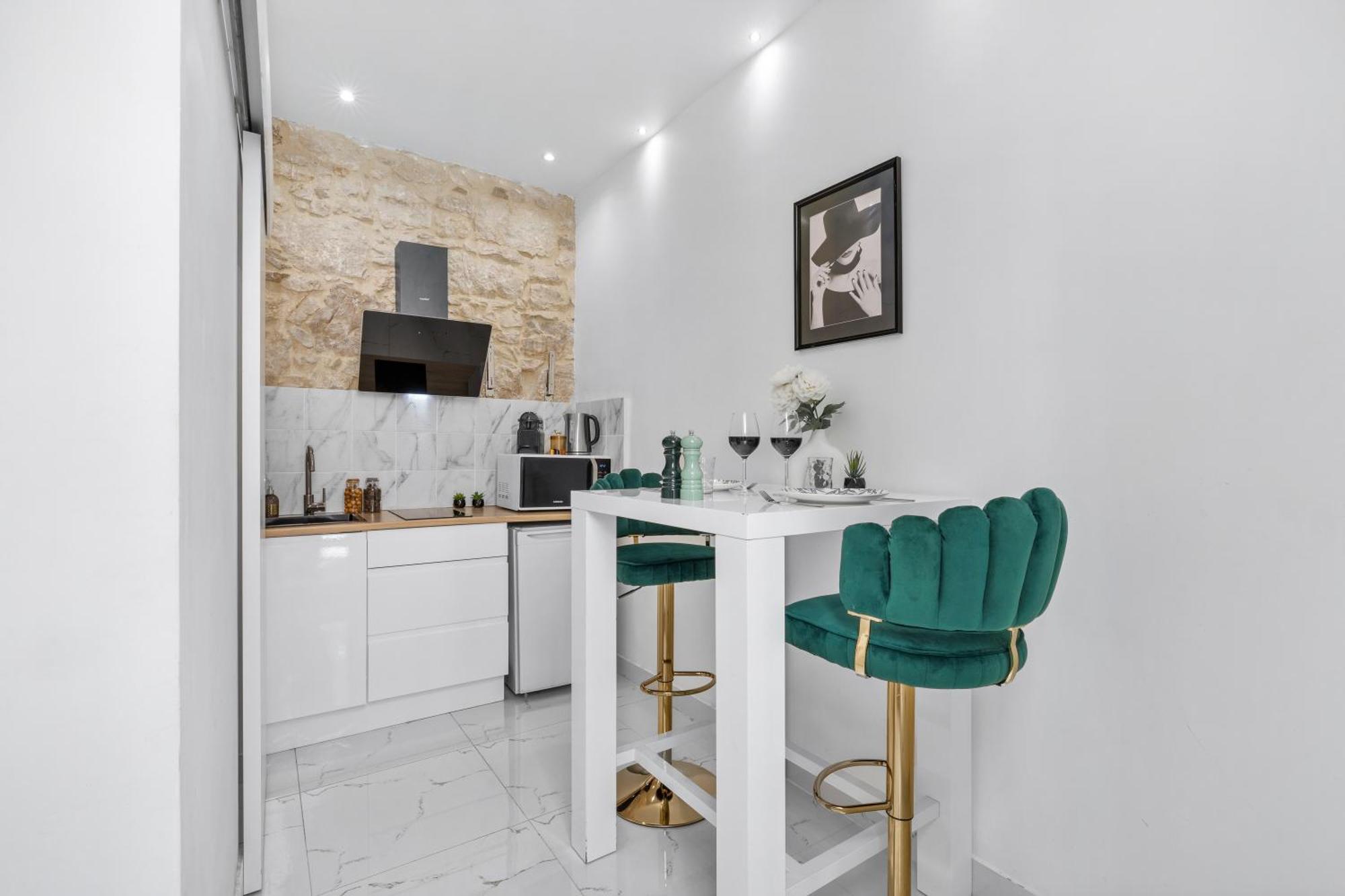 2 - Hyper Centre - Air-conditioned - Terrace - Quiet - Tramway - Equipped Kitchen - Wifi Apartment Nizza