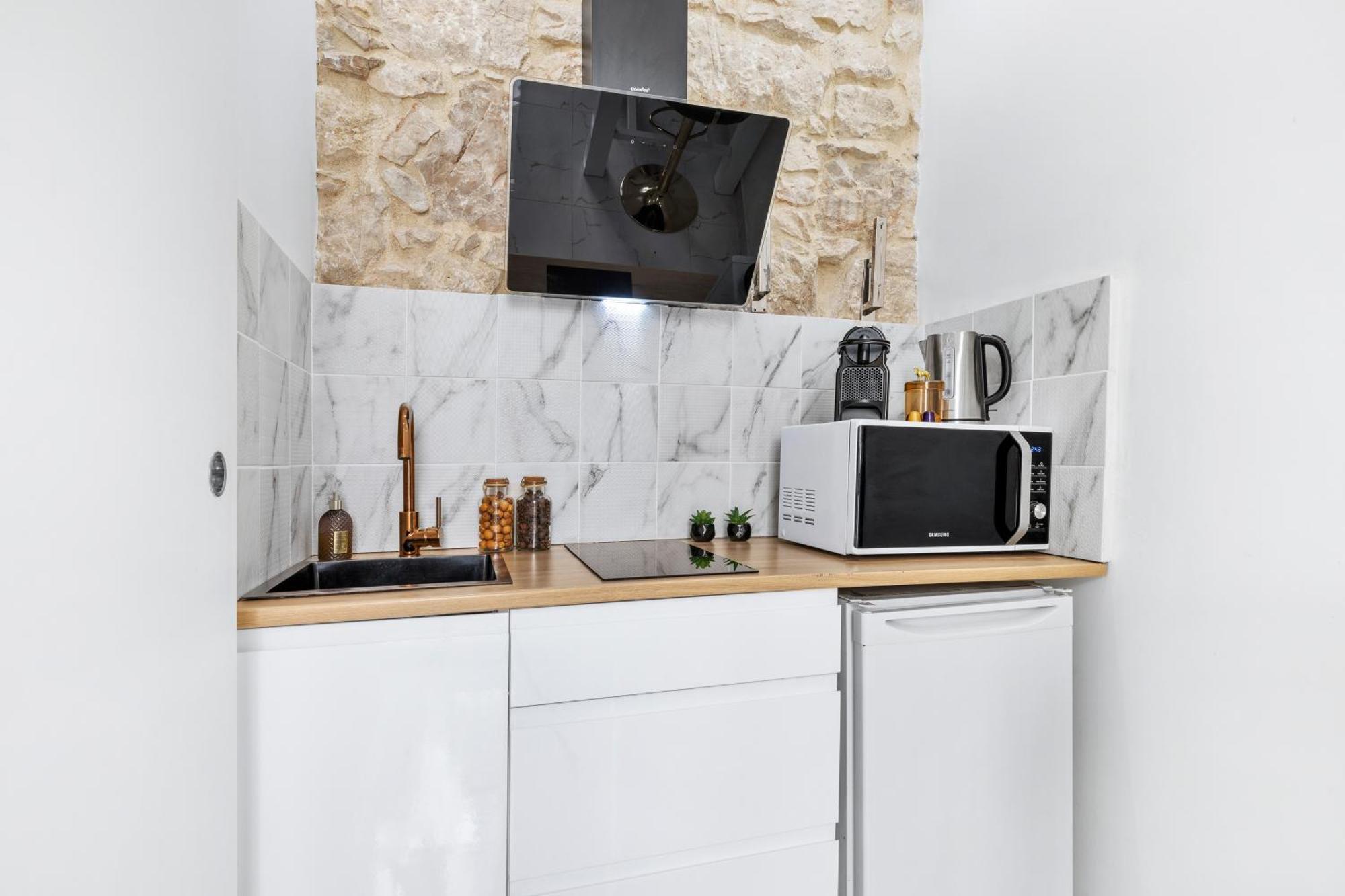 Apartment 2 - Hyper Centre - Air-conditioned - Terrace - Quiet - Tramway - Equipped Kitchen - Wifi Nizza